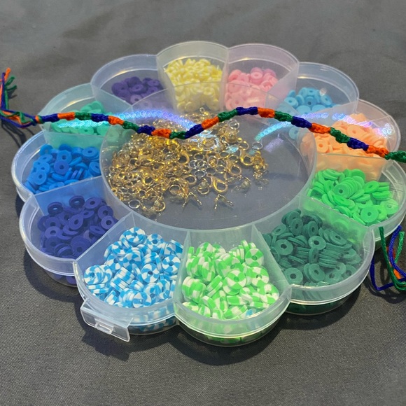 3 for 8$ 🪷 Multicolored Friendship Bracelet - Picture 3 of 5